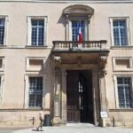 Un professeur de tennis à Mondragon mis en examen pour viol et agression sexuelle sur mineure