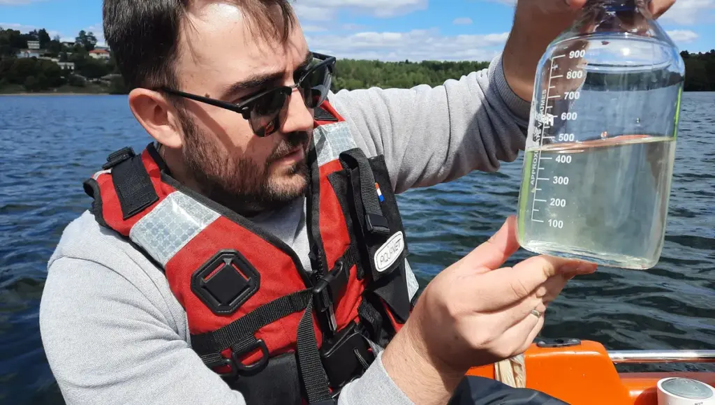 Un observatoire pour surveiller les lacs volcaniques en Auvergne afin de prévenir les risques.