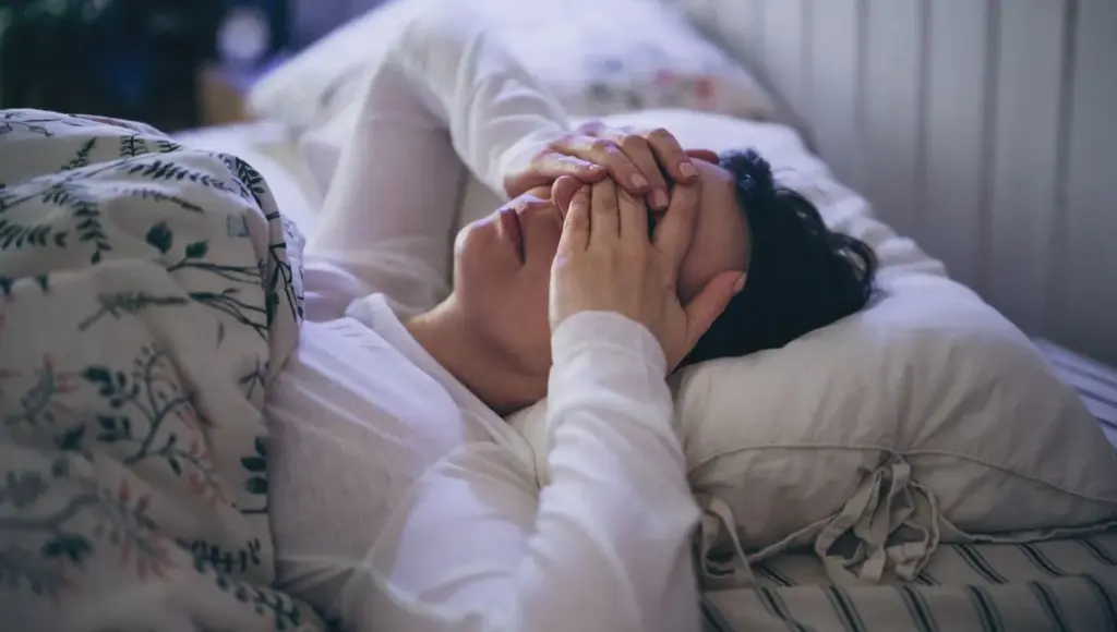 Quand le désir de bien dormir entraîne des insomnies chez les adultes en France