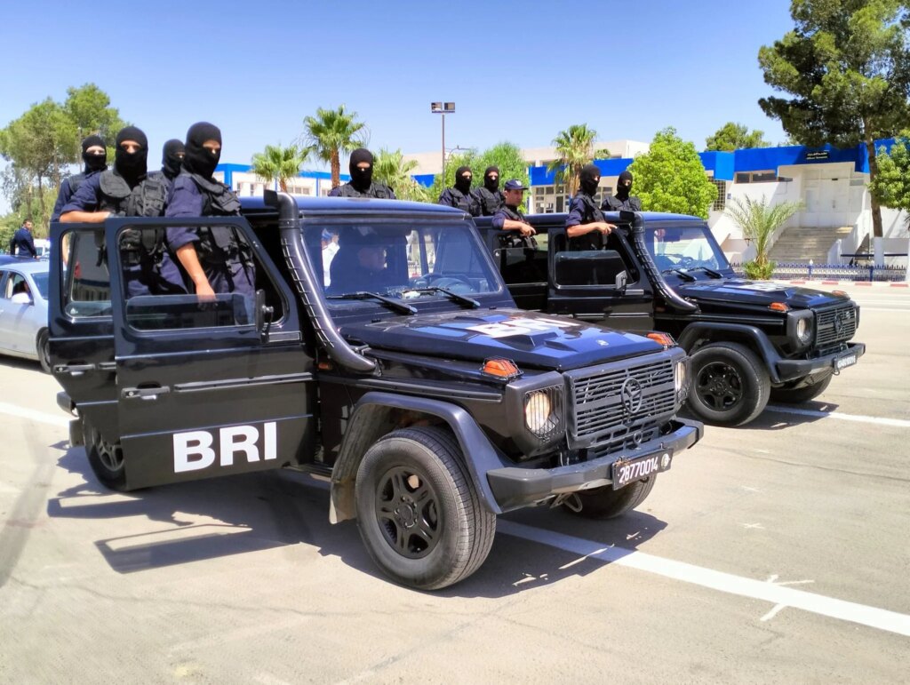 La BRI démantèle un réseau criminel à Oran : 20 suspects arrêtés et 46 véhicules saisis.