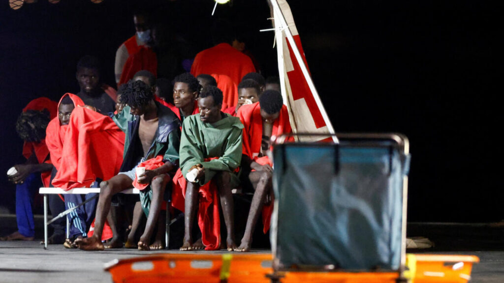 Espagne : une pirogue de migrants secourue après 27 jours de dérive aux Canaries
