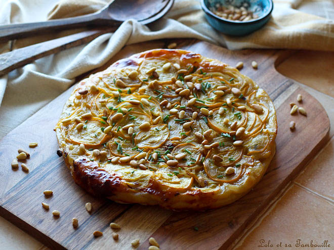 Tatin de courgettes à la truite fumée : une recette savoureuse pour la gastronomie française.