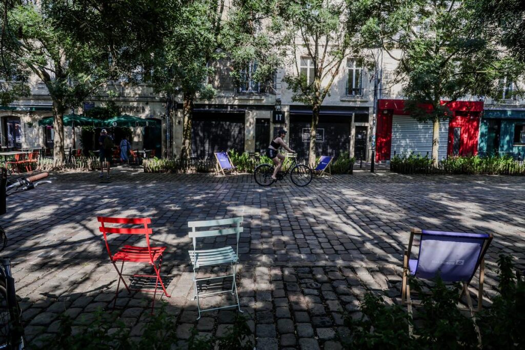 Bordeaux : enquête sur la disparition des chaises de la place des Capucins