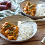 Sauté de poulet aux courgettes et chorizo : une recette simple et rapide à réaliser.