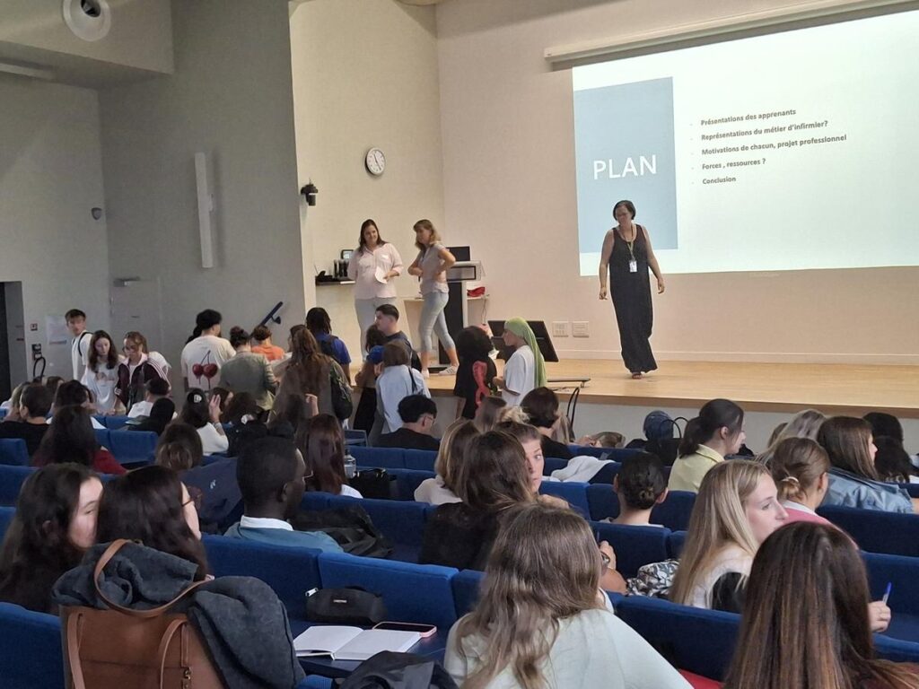 Rentrée des élèves au Campus des métiers de la santé de Libourne : échanges et rencontres au programme.