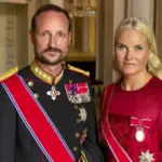 Mette-Marit absente de la prestation de serment du roi Haakon VIII en Norvège.
