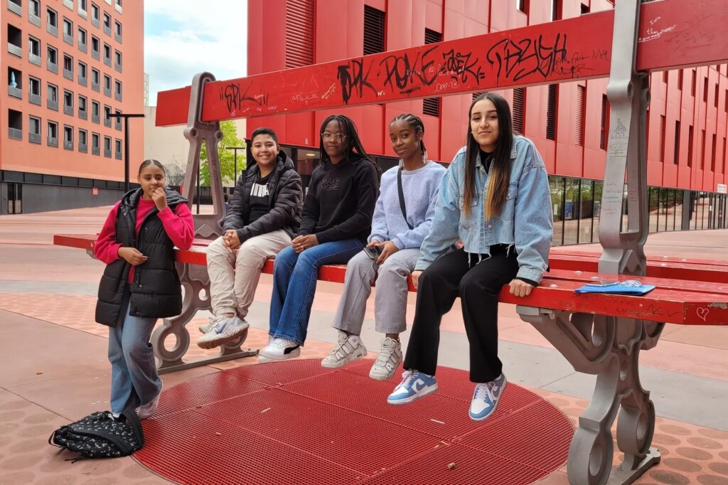 Soutien scolaire : quatre initiatives pour améliorer l’accès à l’éducation des élèves.
