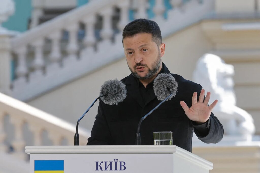 Guerre en Ukraine : Volodymyr Zelensky appelle à la fermeture de l’espace aérien russe