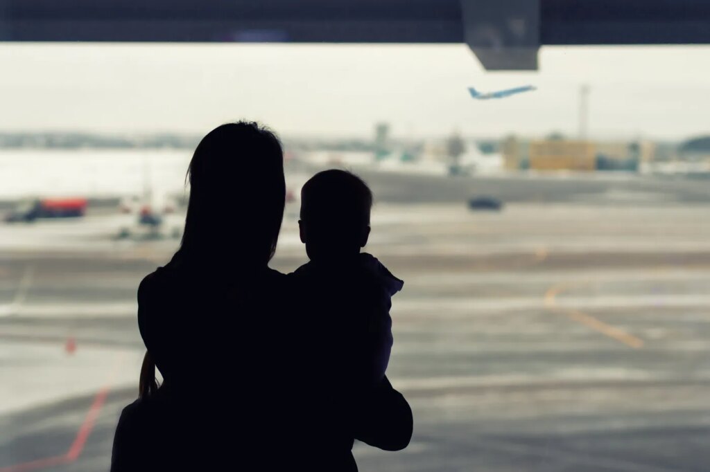 Enlèvements parentaux à l’étranger : familles en attente face à l’inaction diplomatique.