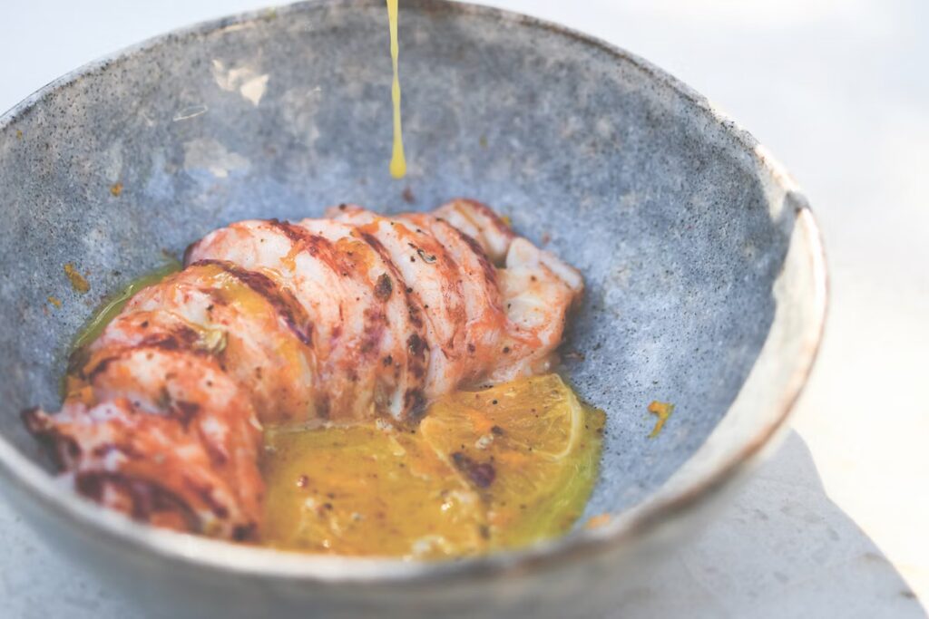 Recette de carpaccio de homard aux agrumes : une préparation simple et raffinée.