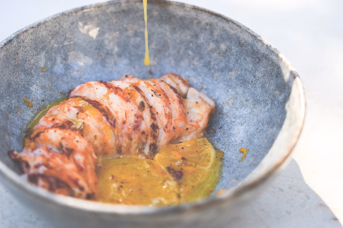 Recette de carpaccio de homard aux agrumes : une préparation simple et raffinée.