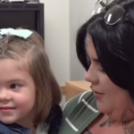 Une fillette de 3 ans intervient pour secourir sa mère en pleine crise de convulsions.