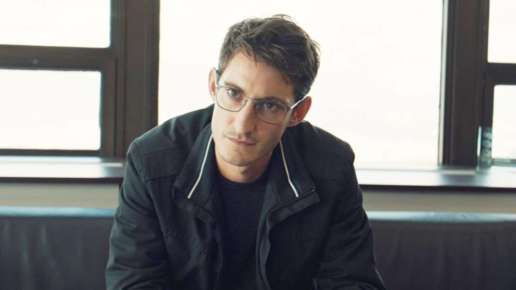 Pierre Niney s’inspire du rôle de DiCaprio pour son personnage obsessionnel dans Boîte noire