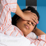 Peut-on s&rsquo;entraîner à se réveiller sans alarme : études sur l&rsquo;adaptation du sommeil.