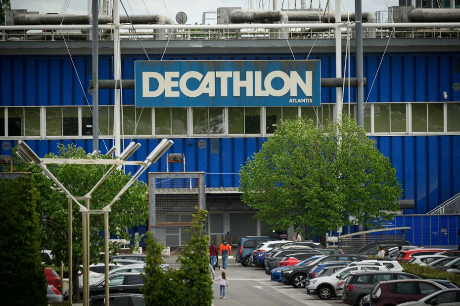 Decathlon devient copropriétaire de Sport 2000 pour renforcer sa présence sur le marché.