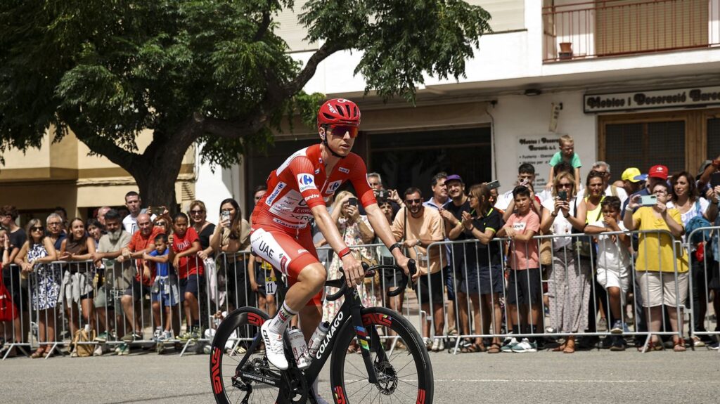 Tadej Pogacar, leader du Tour d’Espagne, abandonne après une chute lors de la 8e étape.