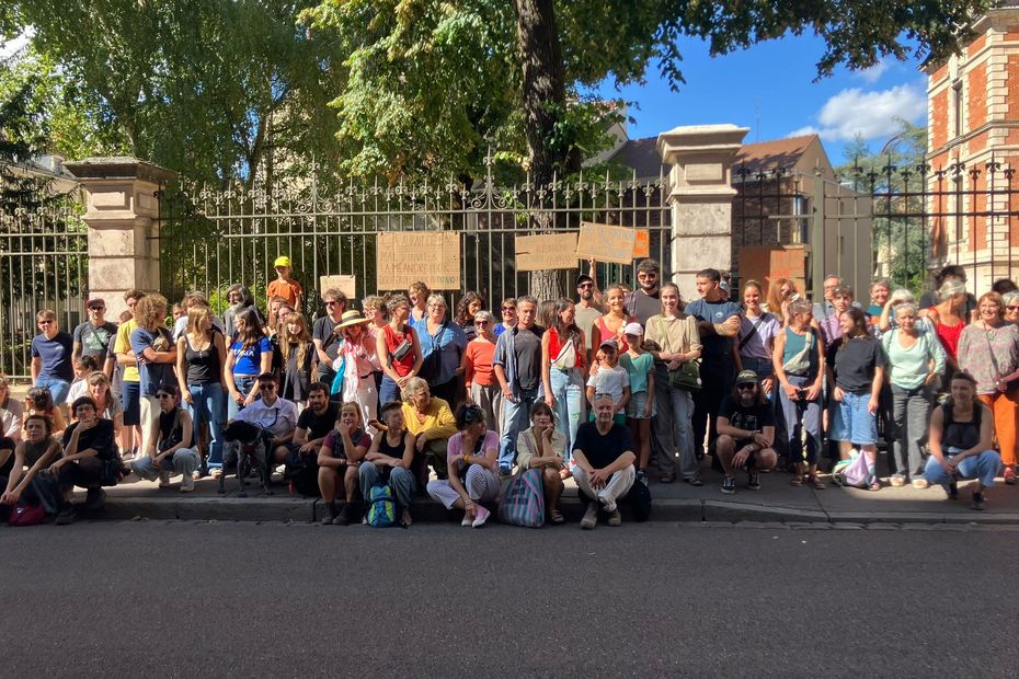 Chalon-sur-Saône : un collectif artistique de 15 ans menacé d’expulsion, réunion sur l’avenir prévue