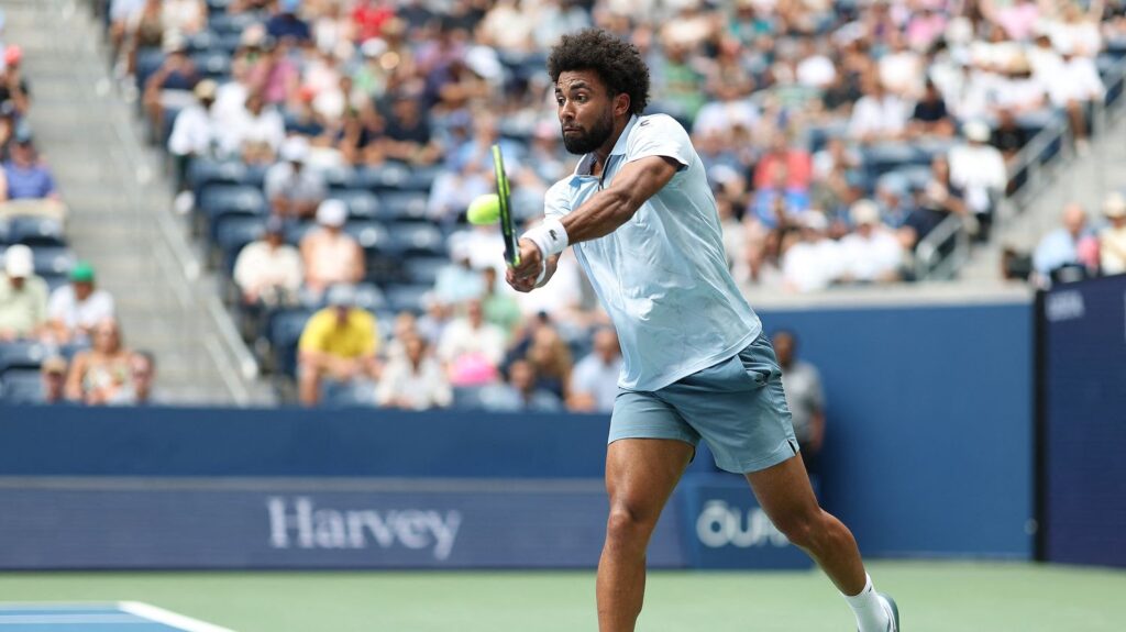 Arthur Fils éliminé par Stéfanos Tsitsipas au premier tour de l’US Open
