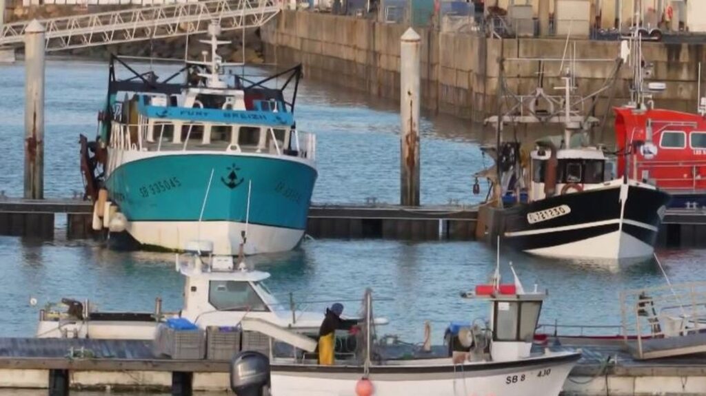 Chalutier breton coule au large de l’Angleterre, deux marins portés disparus