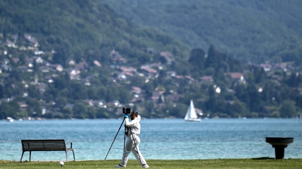 Investigation sur une arme trouvée dans le lac d’Annecy, possible lien avec la tuerie de Chevaline