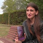 Une mère dénonce des violences infligées à sa fille en famille d’accueil en France.