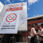 Des adolescents de Troyes découvrent la vie de lycée et ses défis quotidiens.