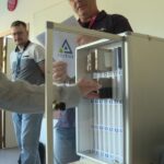 L&rsquo;interdiction des téléphones au lycée modifie les pratiques des élèves en France.
