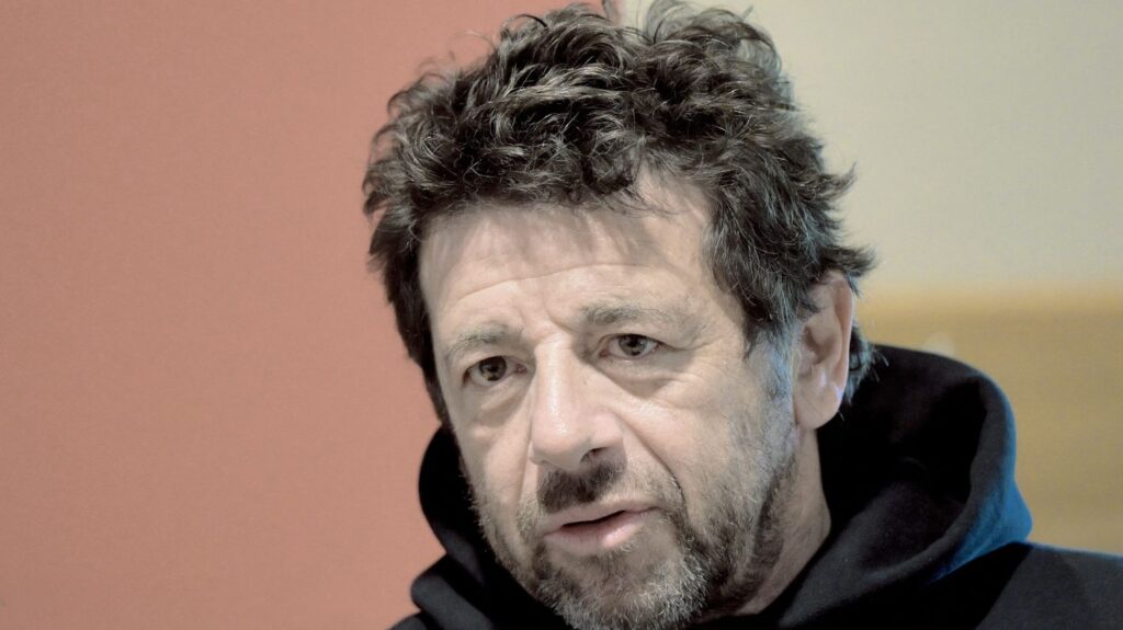 Procédure judiciaire en cours contre Patrick Bruel pour une trentaine de plaintes déposées.