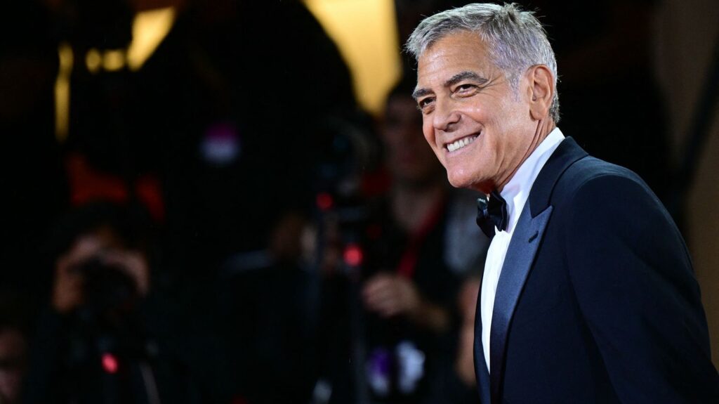 George Clooney honoré par un Lion d’or à la Mostra, salué par les habitants de Venise