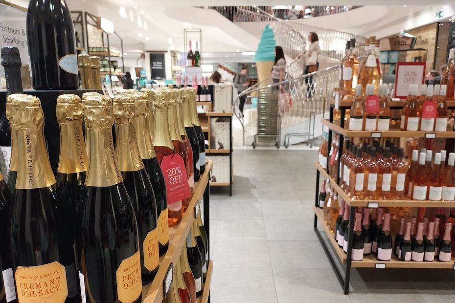 Un champagne d’Épernay nommé d’une épicerie britannique, apprécié pour sa qualité.