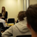 Rentrée : de nombreux jeunes en France rencontrent des difficultés pour trouver une alternance.