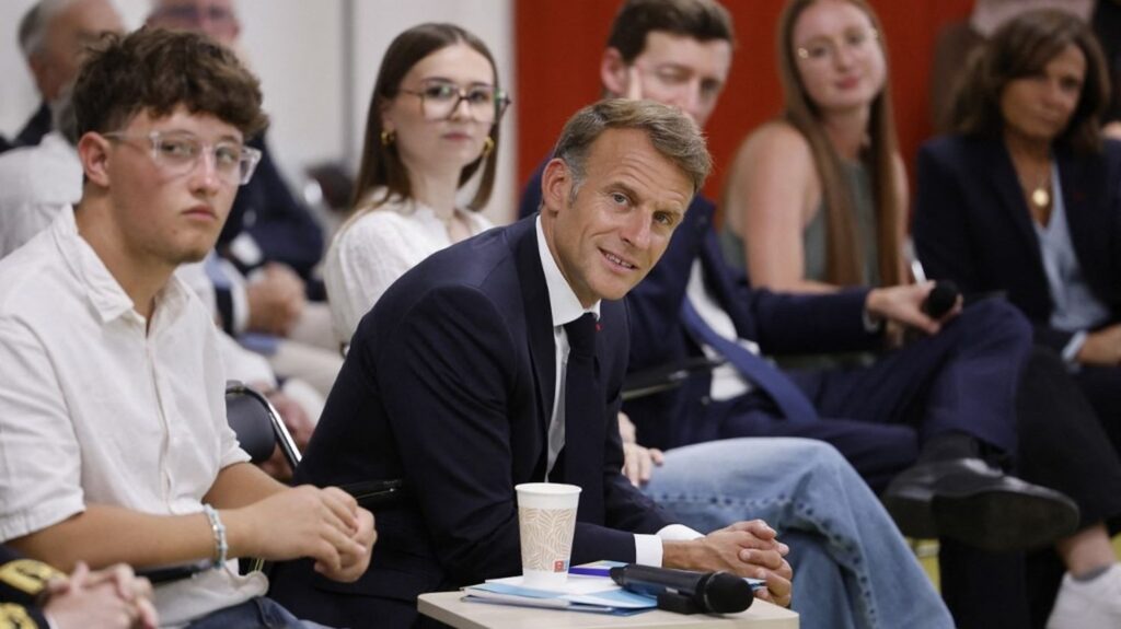 Emmanuel Macron présente des mesures sur l’école et le logement lors de la Conférence nationale sur le handicap