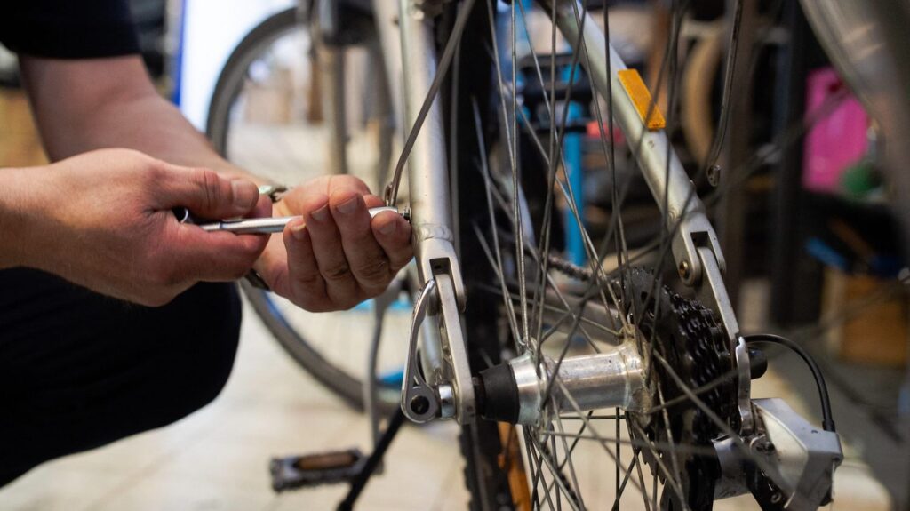 Révision des vélos : un impératif pour la sécurité des cyclistes à la rentrée