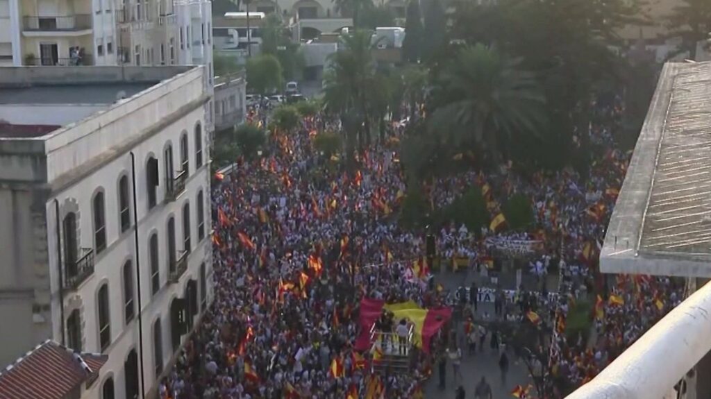 Des milliers de manifestants en Espagne s’opposent à la politique migratoire actuelle