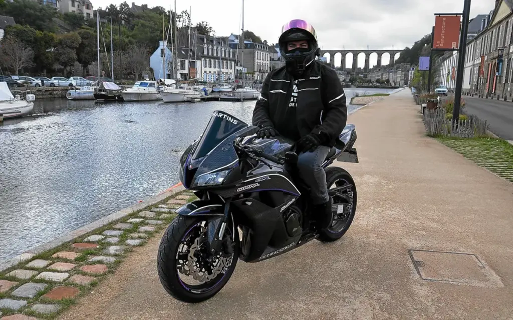 Un Finistérien partage sur les réseaux sociaux sa passion pour la moto et la liberté qu’elle procure.
