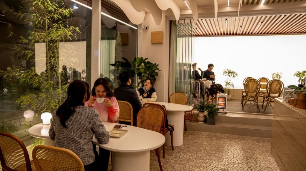 En Corée du Sud, des cafés interdisent l’accès à certaines catégories de clients.