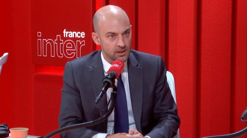 Jean-Noël Barrot déclare que la libération est désormais sans opposition, selon Christophe Gleizes.