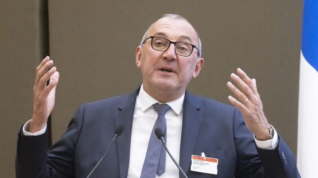 Gilles Pennelle critique Annie Genevard sur l’incapacité de l’État à gérer une crise agricole.