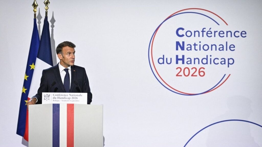 Accessibilité des écoles pour les élèves autistes : annonces d’Emmanuel Macron à la Conférence nationale du handicap