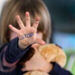 Violences faites aux enfants en milieu périscolaire : un combat en cours en France