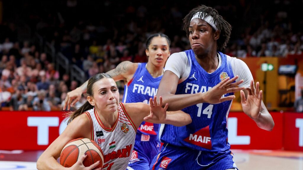 Les Bleues dominent la Hongrie lors de leur premier match de la Coupe du monde de basket.