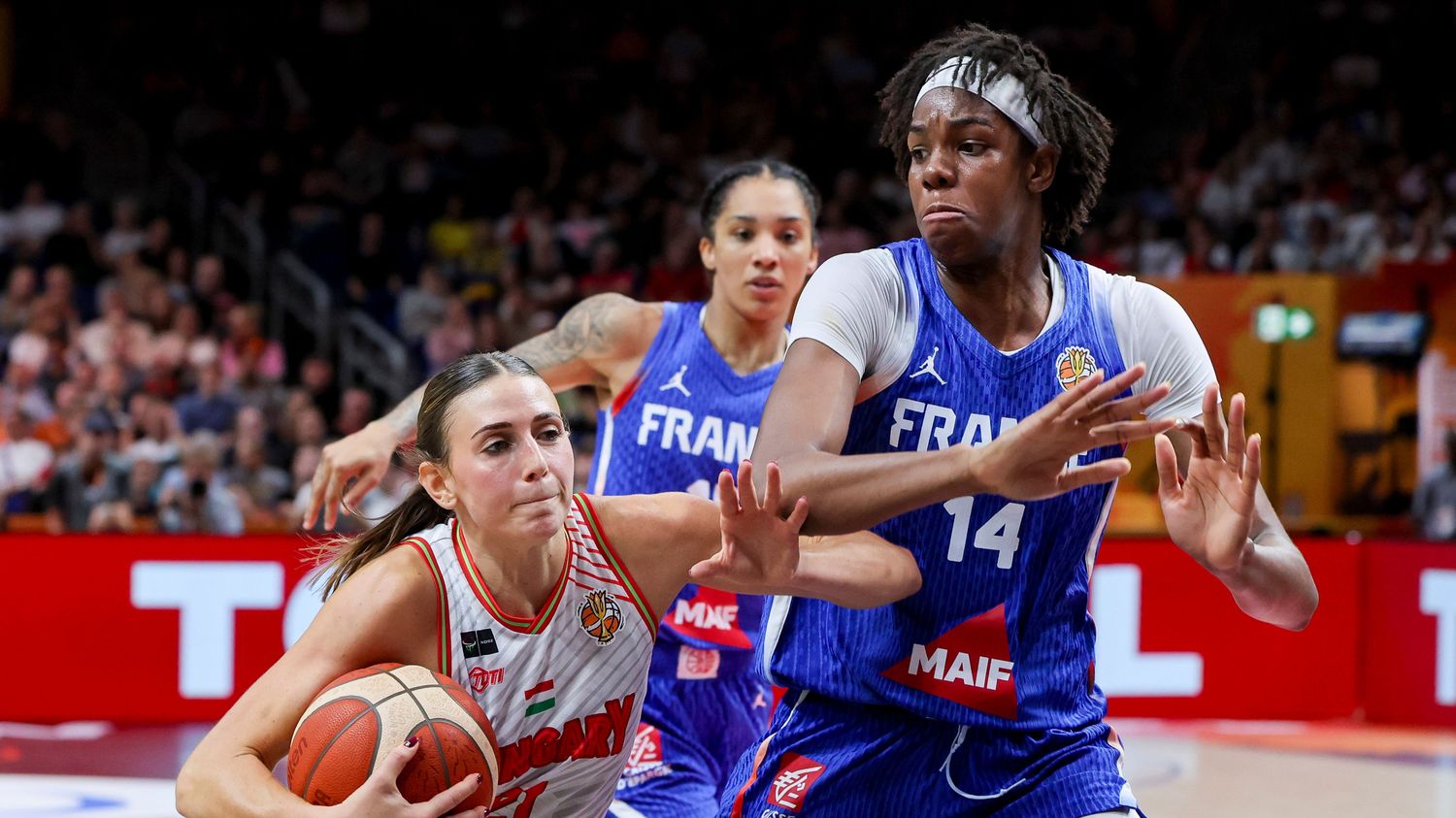 Les Bleues dominent la Hongrie lors de leur premier match de la Coupe du monde de basket.
