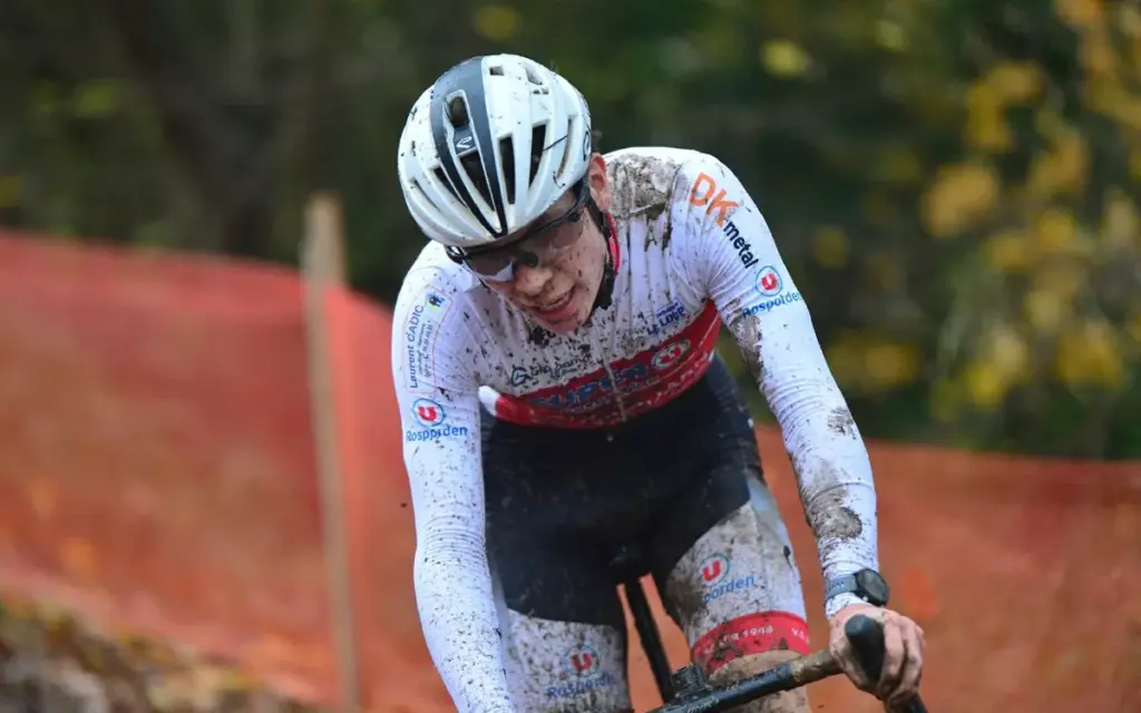 Enzo Conan, championne britannique, participe aux cyclo-cross UCI à Quimper et Caudan.
