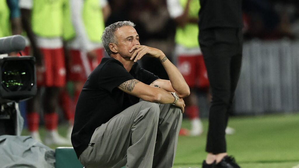 Le PSG subit une défaite face à Monaco et reste sans victoire en Ligue 1 après trois journées.