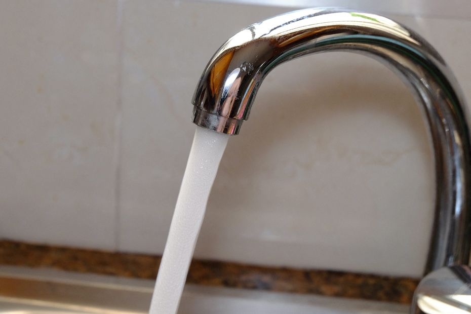 Urgence de ravitaillement en eau potable pour 8 villages de Haute-Loire en raison de l’eau impropre.