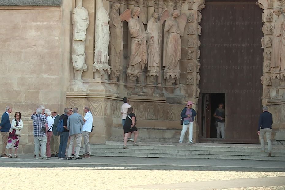 Tourisme en Champagne : la hausse des visiteurs étrangers face aux défis économiques.