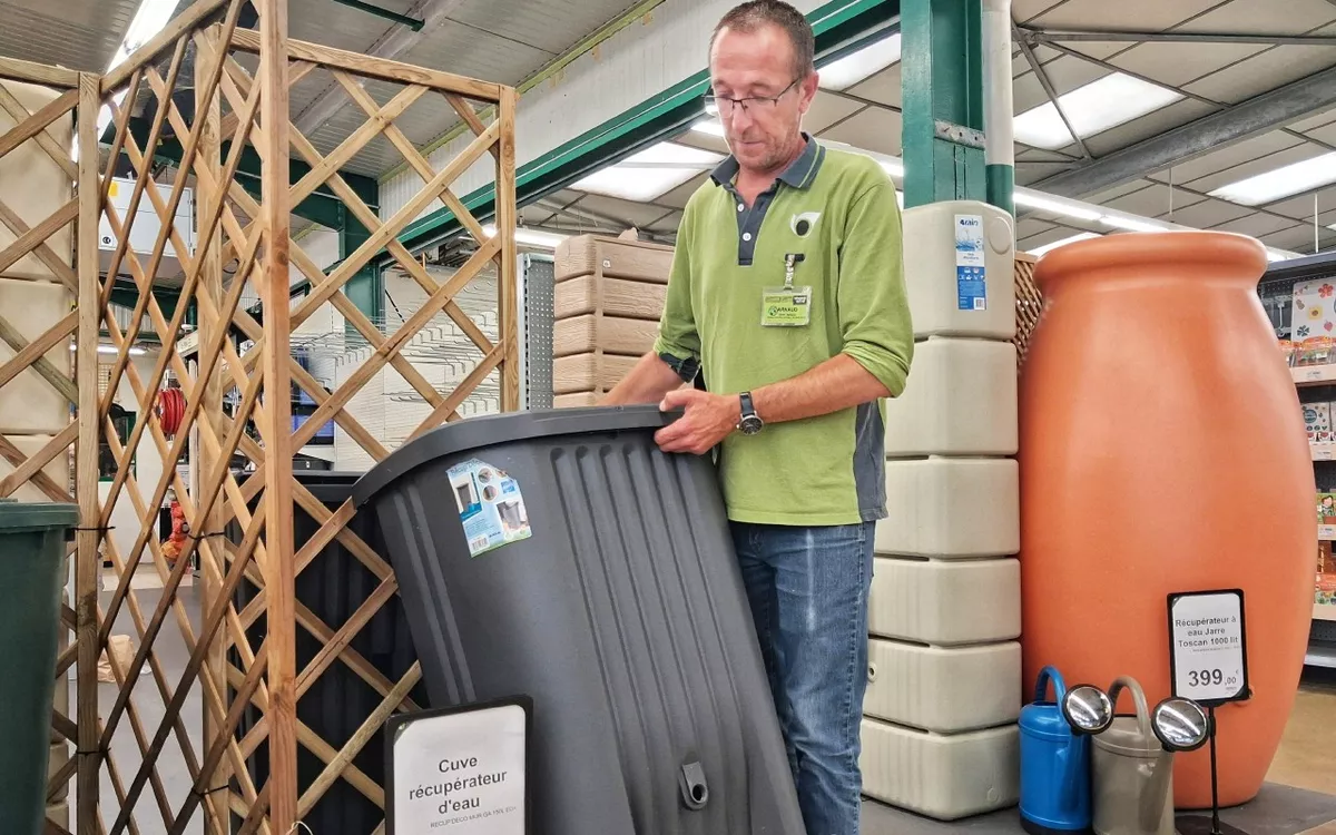 Après la sécheresse en Bretagne, hausse des ventes de récupérateurs d’eau de pluie.