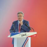 Jean-Luc Mélenchon critique Jordan Bardella à Lille, le qualifiant de « fasciste sans réputation ».