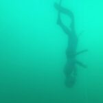 Annecy accueille la première compétition d&rsquo;apnée en lac, favorisant l&rsquo;introspection des participants.