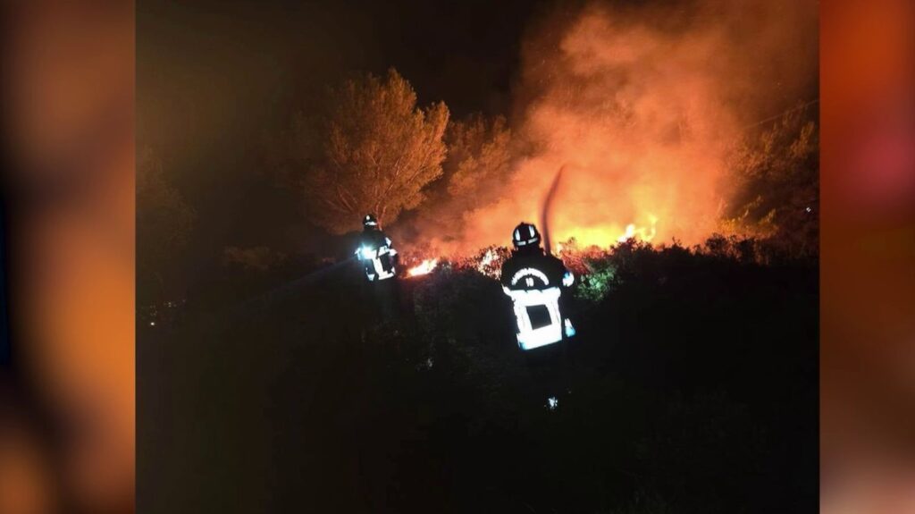 Incendie déclenché par des feux d’artifice : trois mineurs interpellés en France